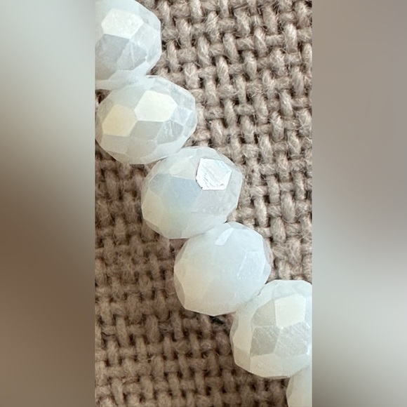 24 inch Mother of Pearl Necklace NWOT - Picture 4 of 16